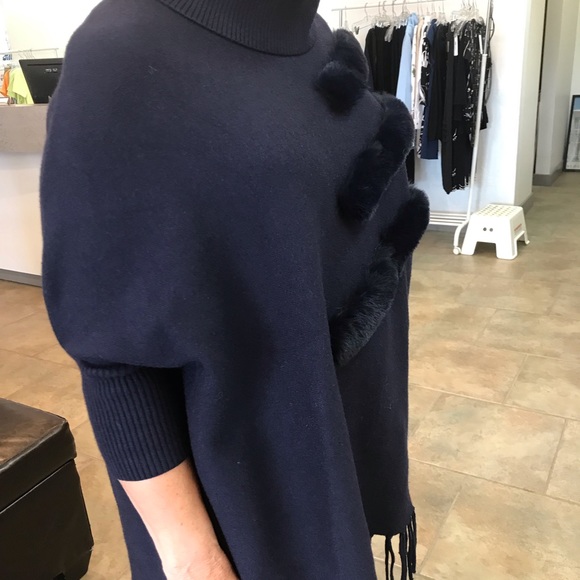 Cover-up Sweater can be worn alone or as cover. Dolman sleeves & bottom fringe. - Picture 3 of 6